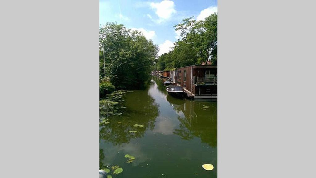 Benedenverdieping In Woonboot Met Tuinterras أوترخت المظهر الخارجي الصورة